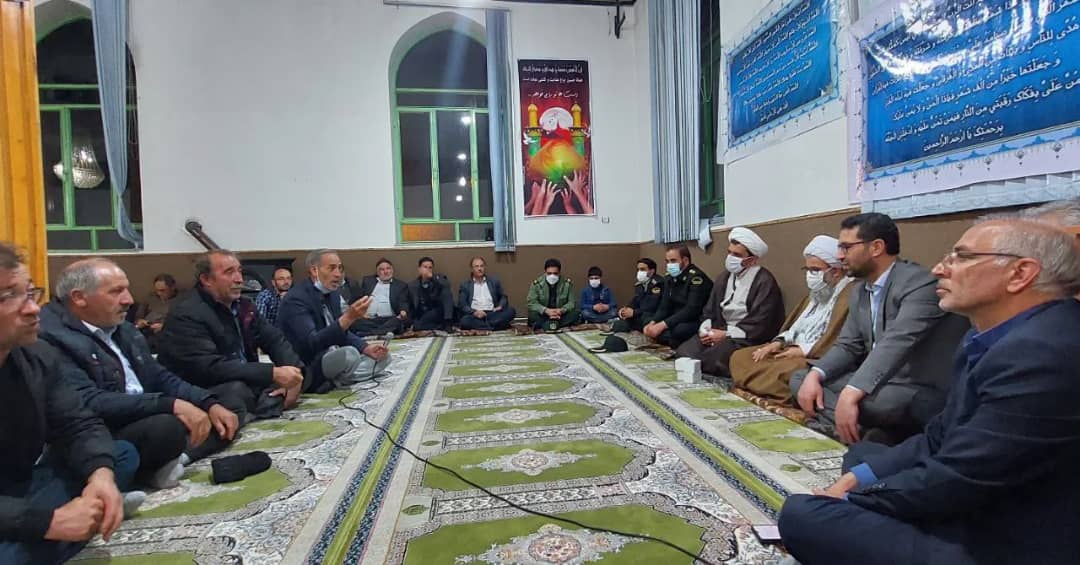 محمد رضا عبدالله نژاد فرماندار شهرستان چالدران با حضور در مسجد روستای قرنقو مسائل و مشکلات این روستا را مورد بررسی قرار دادند.