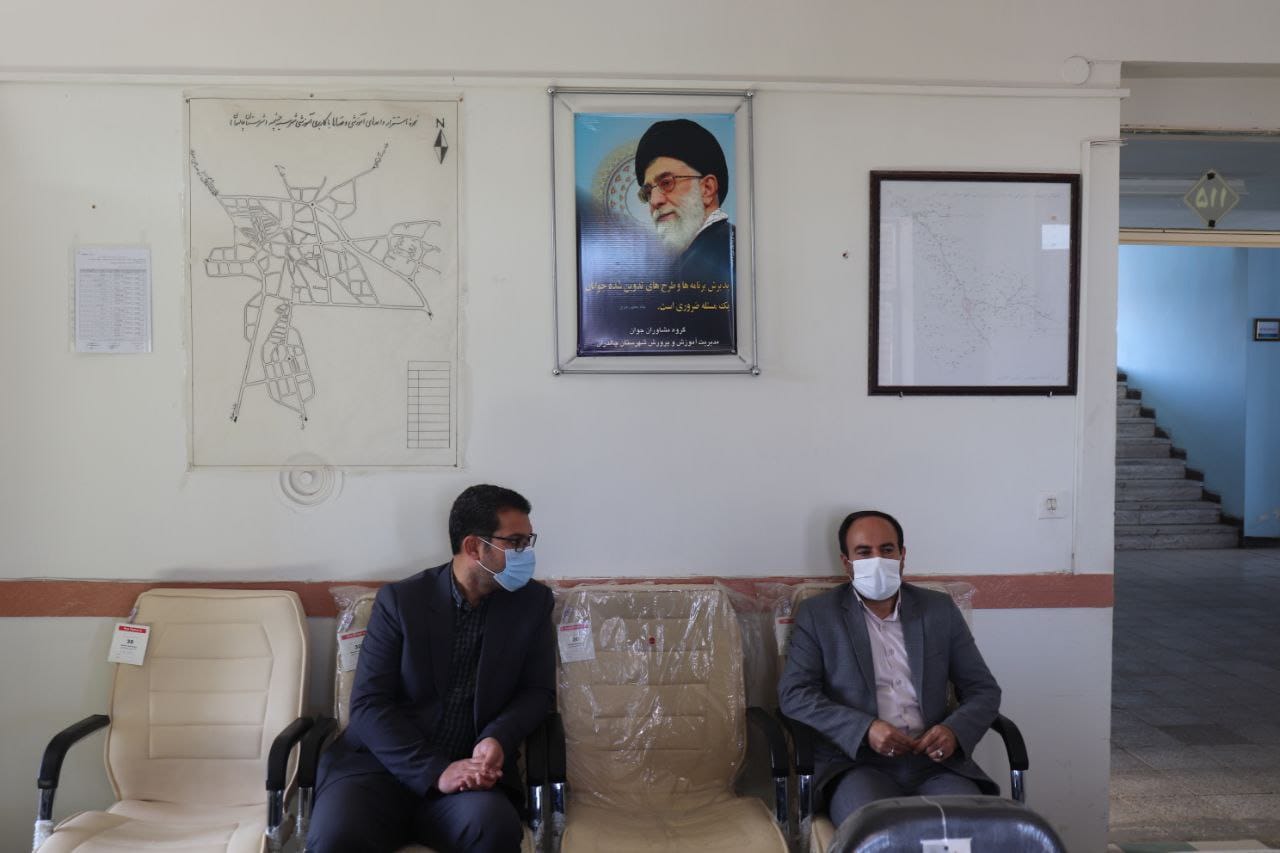 ✅فرماندار شهرستان چالدران به صورت سرزده از اداره آموزش و پرورش شهرستان بازدید وبا مدیریت و کارکنان این اداره دیدارو در یک فضای صمیمی با کارکنان این اداره به گفتگو پرداخت .