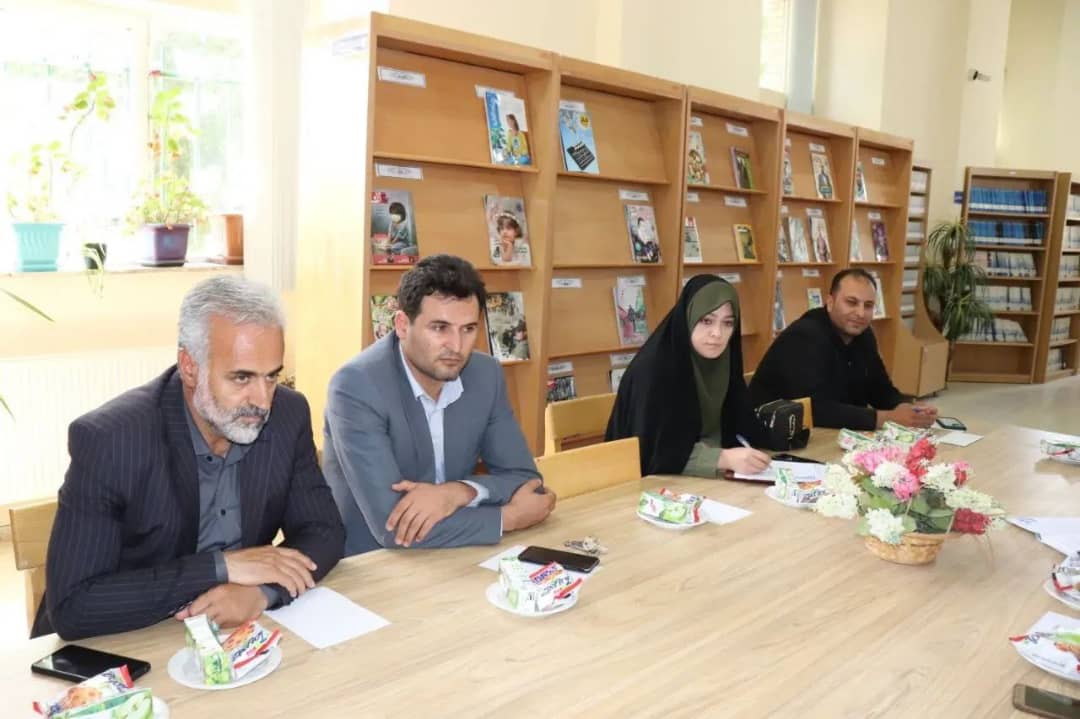 جلسه انجمن کتابخانه های عمومی شهرستان چالدران به ریاست محمد رضا عبدالله نژاد فرماندار چالدران و با حضور اعضای آن در محل کتابخانه عمومی شهید مطهری برگزار شد.