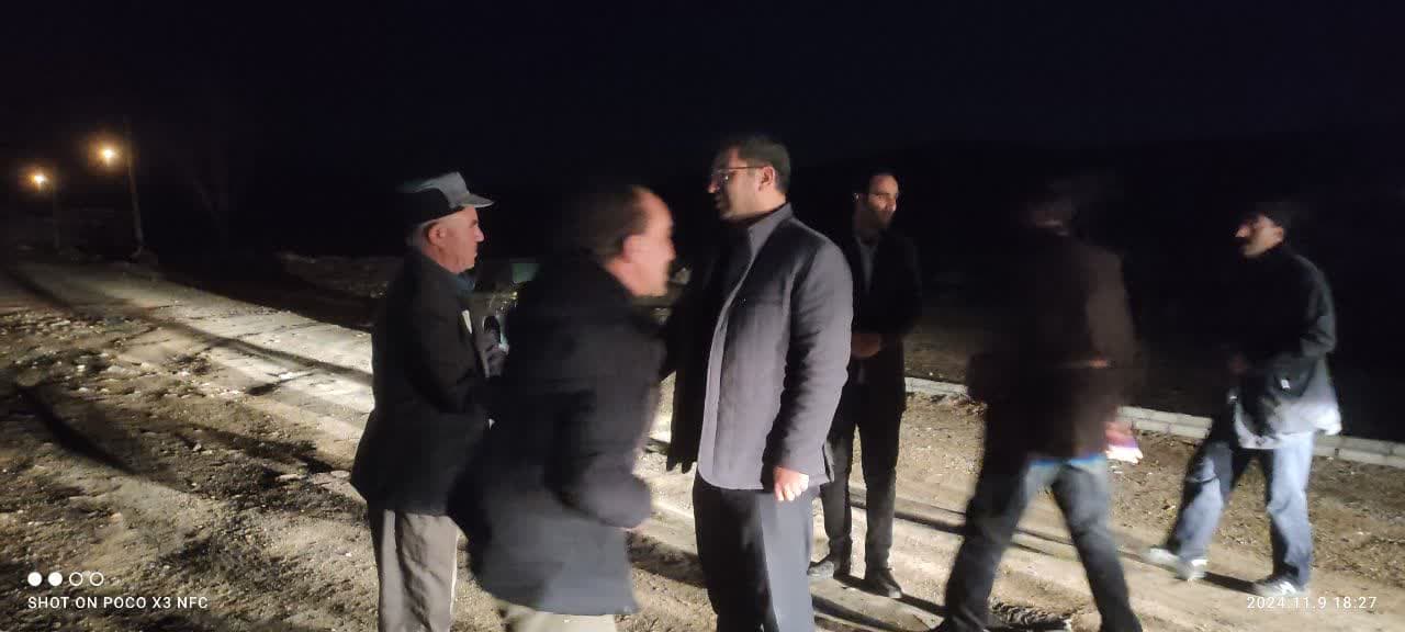 📸گزارش تصویری 💢بازدید محمد رضا عبدالله نژاد فرماندار چالدران به همراه جمعی از اعضای شورای اداری از بهسازی و آماده سازی بستر برای آسفالت معابر روستای انبار سفلی