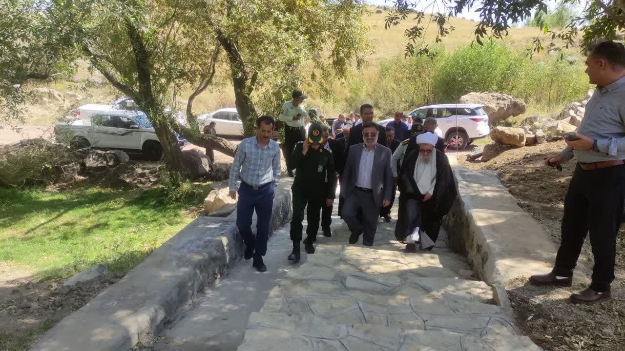 افتتاح فاز دو تفرجگاه شیرین بلاغی آواجیق با حضور معاون سیاسی ،اجتماعی استاندار آذربایجان غربی، نماینده مردم شهرستانهای ماکو،چالدران،شوط و پلدشت در مجلس شورای اسلامی ،فرماندار چالدران ،امام جمعه شهرس