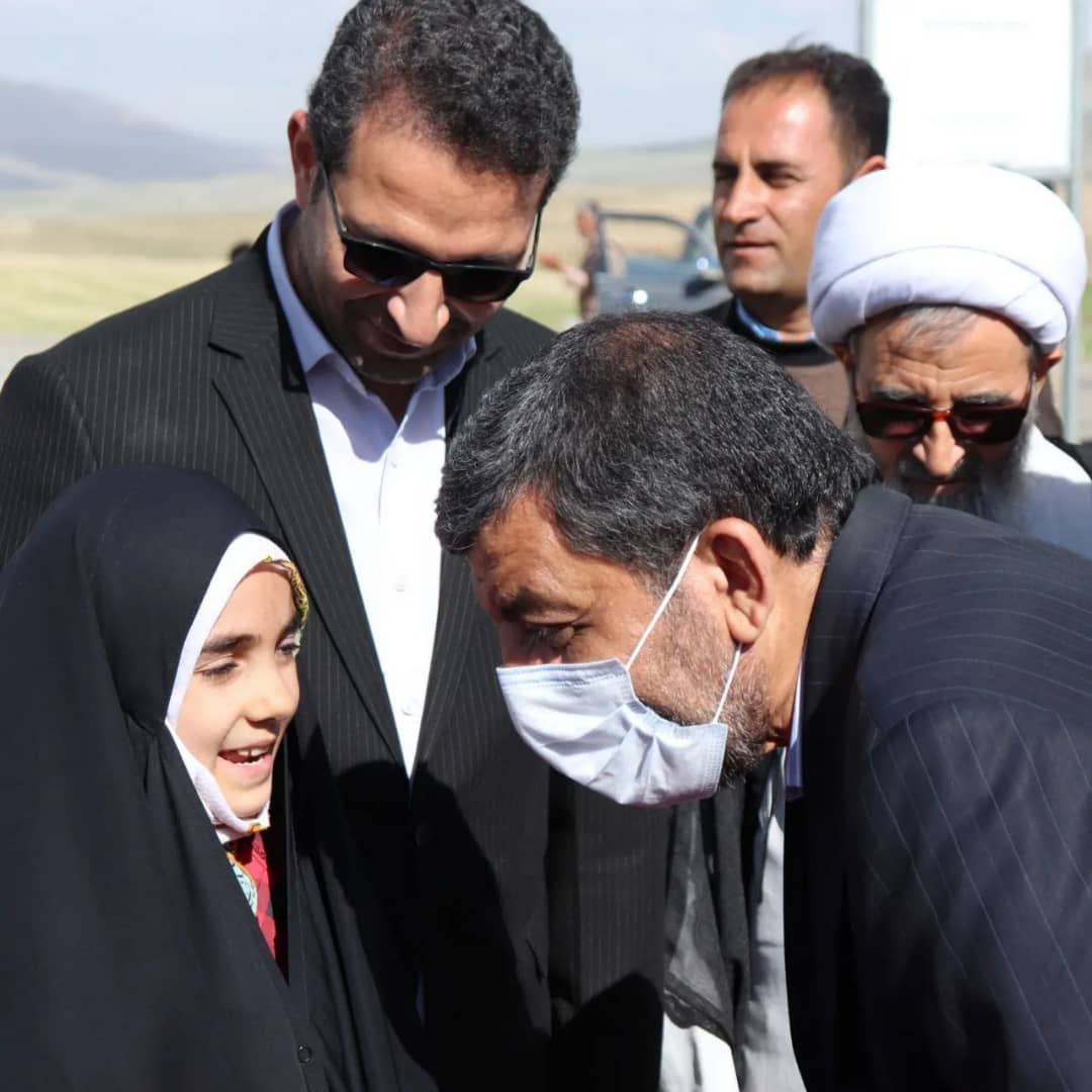 به گزارش روابط عمومی فرمانداری شهرستان چالدران با استقبال گرم محمدرضا عبدالله نژاد فرماندار شهرستان سید عزت الله ضرغامی وزیر محترم میراث فرهنگی ، گردشگری و صنایع دستی وارد شهرستان چالدران شد.