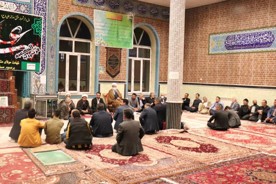  ✅محمد رضا عبدالله نژاد فرماندار شهرستان چالدران با حضور در مسجد جامع شهر آواجیق در قالب دیدار چهره به چهره مسائل و مشکلات مردم را مورد بررسی قرار داد.
