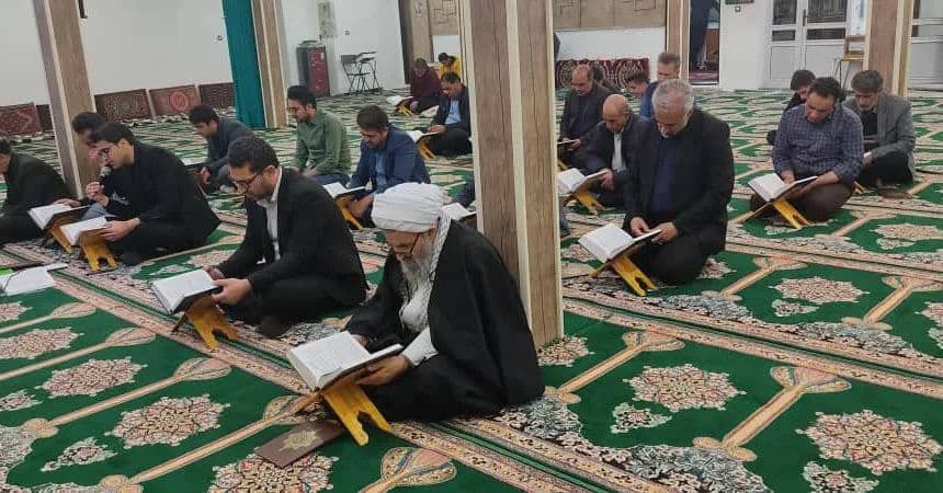 مراسم معنوی احیای شب نوزدهم ماه مبارک رمضان (شب قدر)با حضور محمد رضا عبدالله نژاد فرماندار شهرستان چالدران و حجت الاسلام و المسلمین محمد زاده امام جمعه شهرستان، در محل مسجد امیرالمومنین برگزار شد.