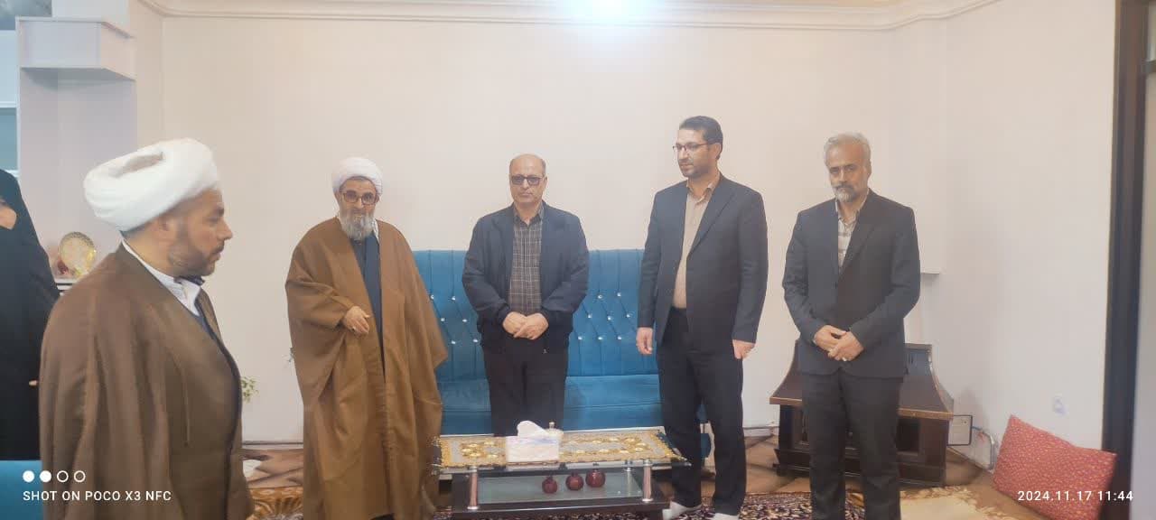 باحضور محمد رضا عبدالله نژاد فرماندار چالدران و مدیر کل کمیته امداد امام خمینی (ره ) استان واحد مسکونی مددجویی تحت حمایت کمیته امداد امام خمینی (ره)با اعتبار 500میلیون تومان در قالب تسهیلات و کمک های