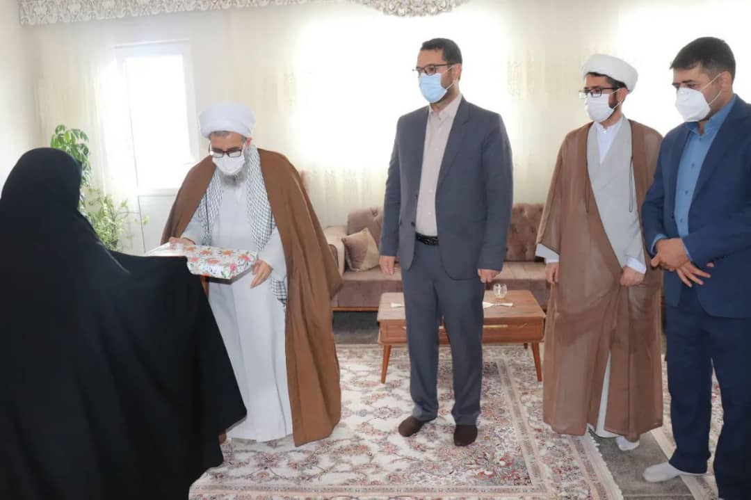 ✅همزمان با سالروز شهدا با حضور عبدالله نژاد فرماندار شهرستان چالدران از خانواده معظم شهیدان دیدار و تجلیل نمودند