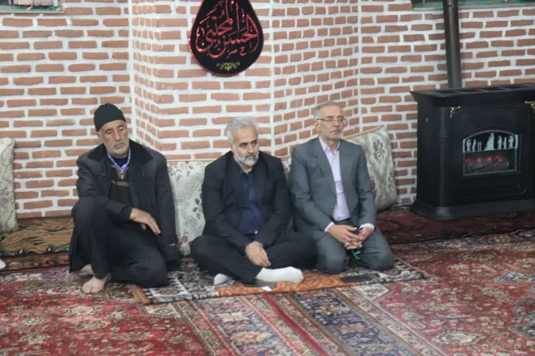 ✅محمد رضا عبدالله نژاد فرماندار شهرستان چالدران با حضور در روستای قادو کندی ضمن دیدار با اهالی روستااز نزدیک مسائل و مشکلات این روستا را مورد بحث و بررسی قرار داد.