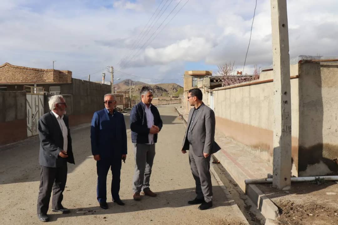 محمد رضا عبدالله نژاد فرماندار شهرستان چالدران با حضور در روستای عباس کندی مسائل و مشکلات این روستا را از نزدیک مورد بحث و بررسی قرار داد.