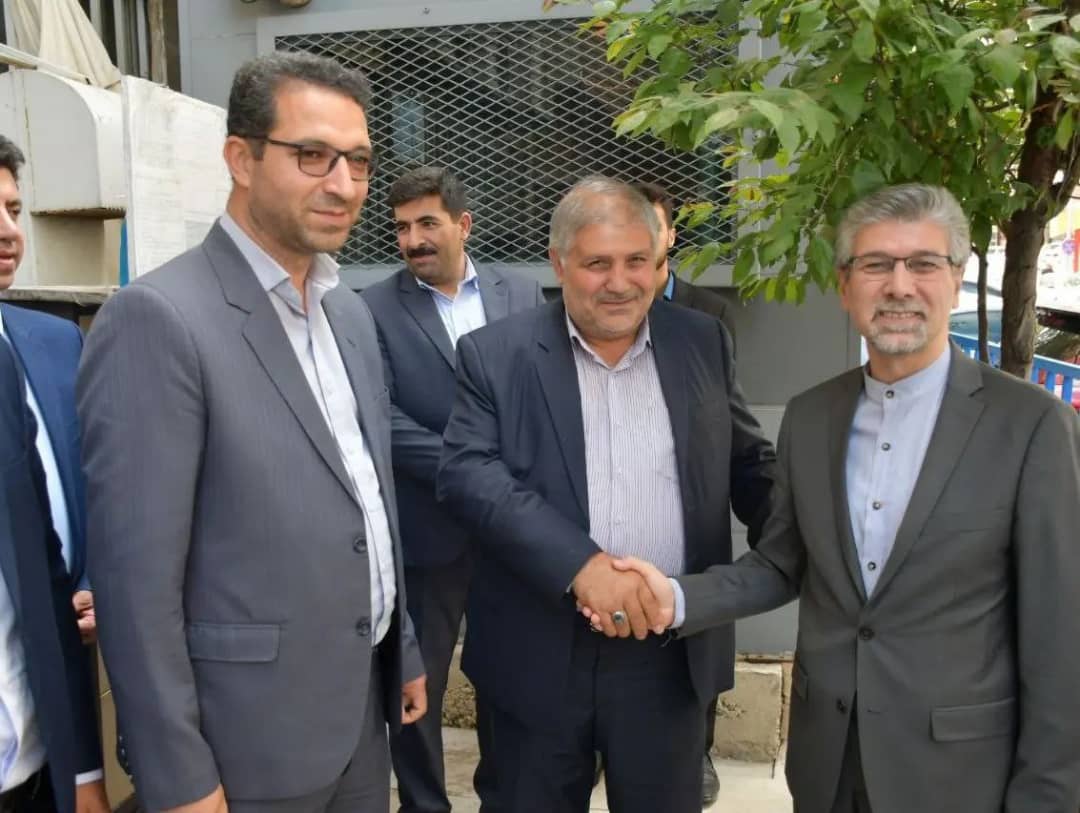 با استقبال گرم سجاد سلطان زاده سرکنسول ایران در ارزروم ترکیه فرمانداران شهرستان های چالدران و ماکو و هیات همراه وارد استان ارزروم ترکیه شدند .