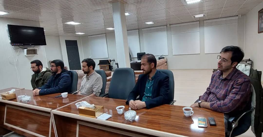 در یک نشست صمیمی با حضور عبدالله نژاد فرماندار شهرستان چالدران ،شهردار سیه چشمه و بنیاد علوی مسائل و مشکلات و راههای توسعه و پیشرفت شهر چالدران مورد بحث و بررسی قرار گرفت