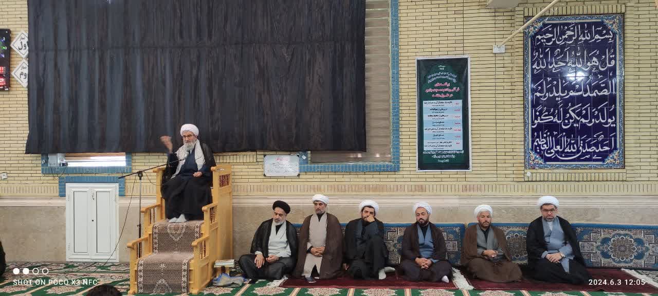 📸گزارش تصویری مراسم گرامیداشت سالگرد ارتحال حضرت امام خمینی( ره ) و شهدای قیام خونین 15 خرداد _ مسجد جامع چالدران 14 خرداد 1403 ┄┅═☫ روابط عمومی فرمانداری چالدران ☫═┅┄