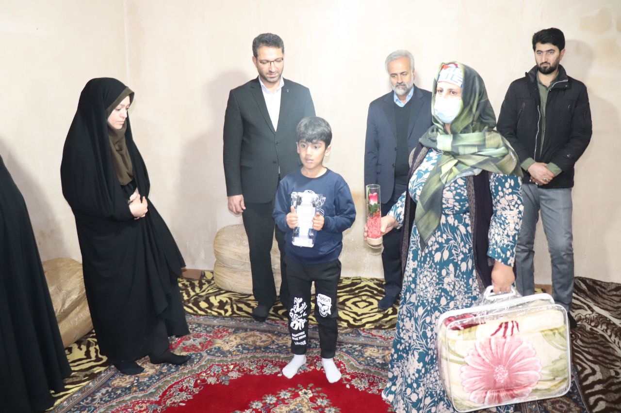 دیدار فرماندار شهرستان چالدران از معلولین تحت پوشش شهرستان به مناسبت هفته معلولین
