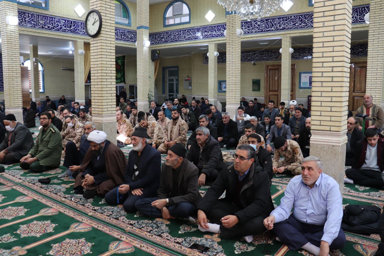 محمد رضا عبدالله نژاد فرماندار شهرستان چالدران با حضور در مسجد جامع این شهرستان در مراسم عبادی سیاسی نماز جمعه این هفته که به امامت حجت الاسلام و المسلمین محمدزاده امام جمعه برگزار شد، شرکت نمود.