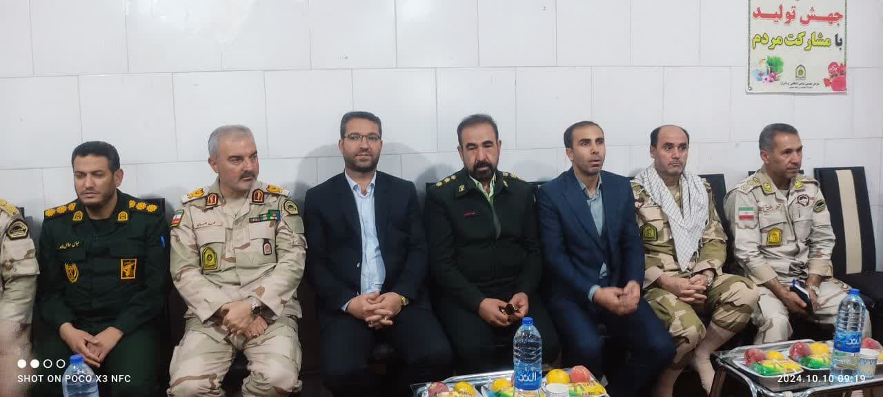 با حضور سردار احمدی فرماندهی مرزبانی استان ،محمد رضا عبدالله نژاد فرماندار چالدران و اعضای شورای تامین گردان تکاوری مرزبانی به همراه ساختمان این گردان در شهرستان چالدران راه اندازی شد