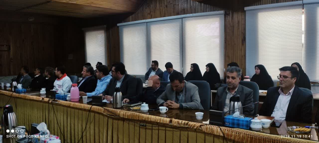 به گزارش پایگاه اطلاع رسانی فرمانداری چالدران جلسه شورای اداری شهرستان چالدران به ریاست محمد رضا عبدالله نژاد فرماندار چالدران و حضور امام جمعه، اعضای شورای اداری شهرستان در محل سالن جلسات فرمانداری