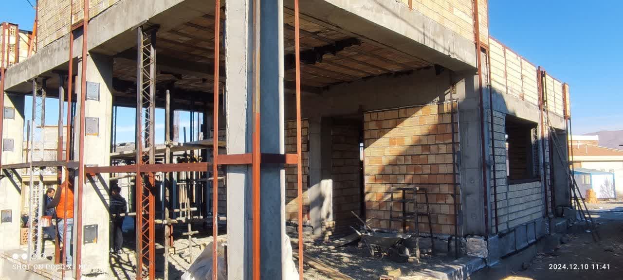 💢به گزارش پایگاه اطلاع رسانی فرمانداری چالدران محمد رضا عبدالله نژاد فرماندار چالدران به همراه معاون برنامه ریزی و هماهنگی امور عمرانی و بخشدار مرکزی از روند اجرائی ساختمان فوریت های پزشکی 115شهر چ