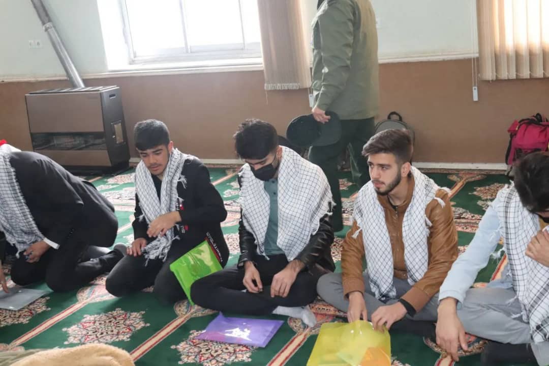✅با حضور عبدالله نژاد فرماندار شهرستان چالدران ،حجت الاسلام والمسلمین محمدزاده امام جمعه چالدران ،سرهنگ درستی فرمانده سپاه چالدران اولین کاروان راهیان نور چالدران به مناطق عملیاتی اعزام شدند.